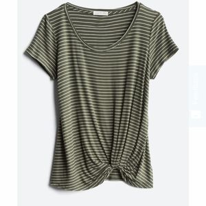 Nine Britton knot tee